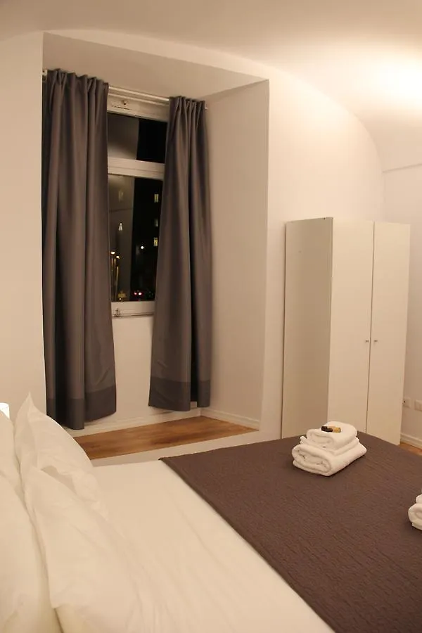 Abagnale Home Montecitorio Rome Guest house